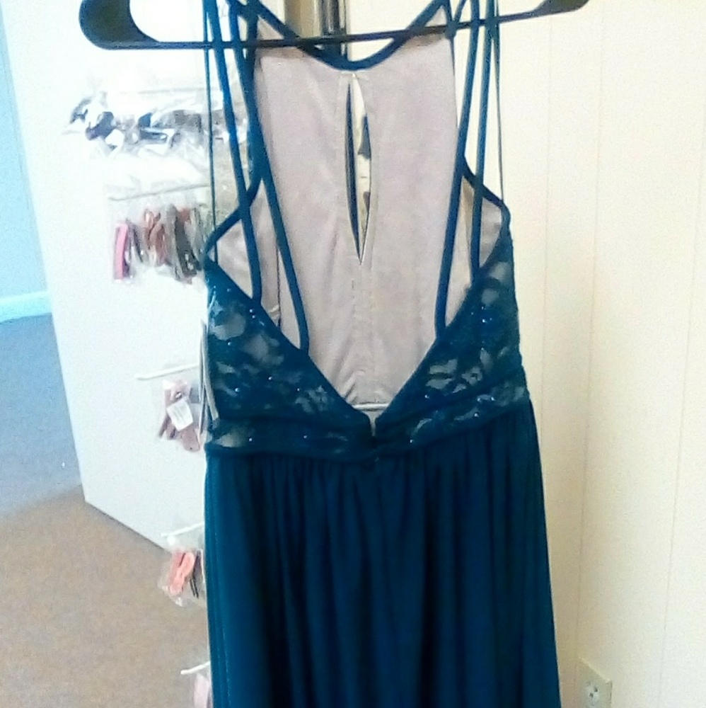 Morgan & Co. Emerald/Nude Dress - Picture 3 of 7